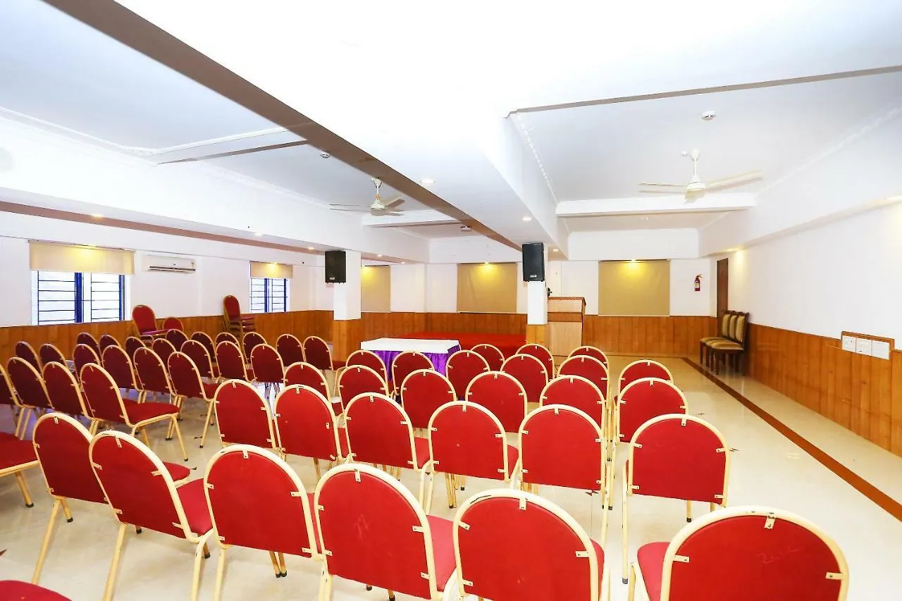 Oyo 37085 Smart Residency Hotel Thrissur 4*,  India
