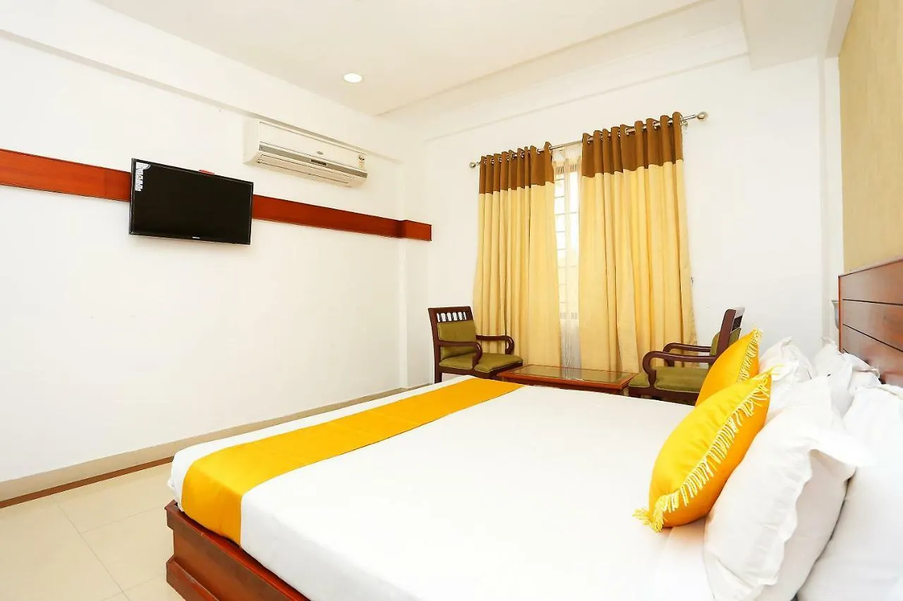 Oyo 37085 Smart Residency Hotel Thrissur 4*,